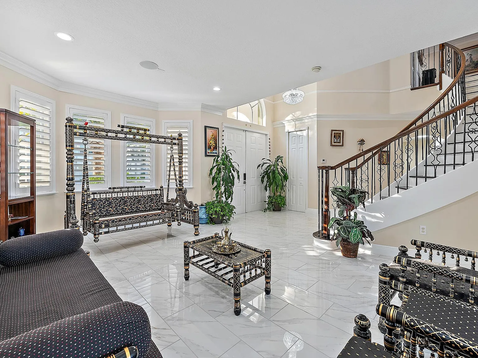 6 bed, 5248 sqft, $8,000 — Photo 4