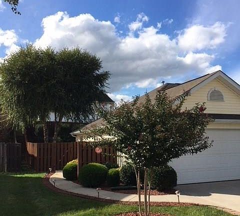 4th image of 1910 9th Street Dr SE