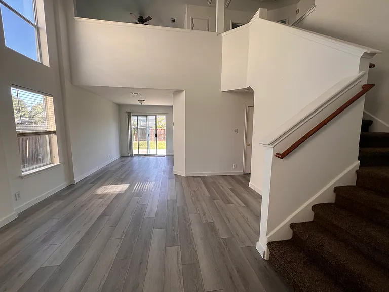 4910 Crestwood Hill Dr — Photo 29
