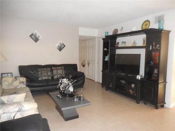 5th image of 2600 S Kanner Hwy APT B6