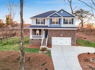 211 Macon Dr, Statesville, NC 28625