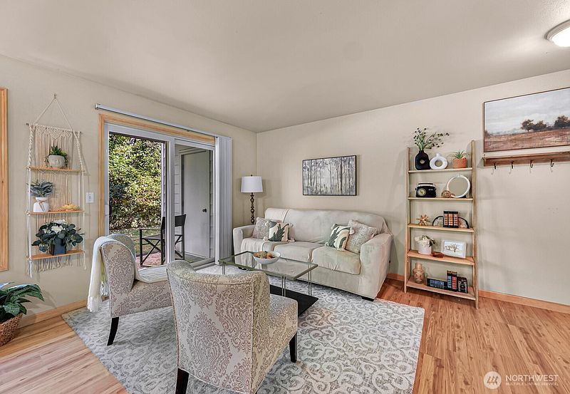 4th image of 4247 Wintergreen Lane #107