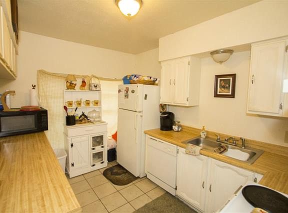 5th image of 1104 N McKinney St