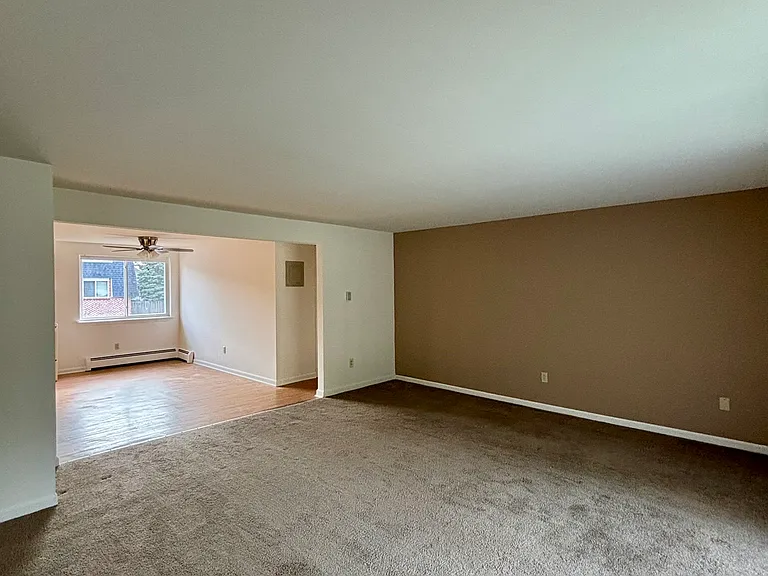 Losson Garden Apartments — Photo 4
