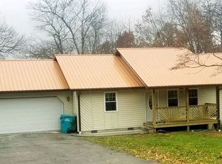 191 Goldenbrook Dr, Crossville, TN 38555