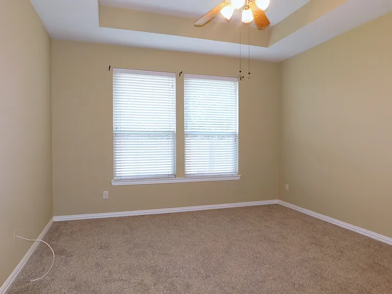 316 Hummingbird Dr — Photo 17