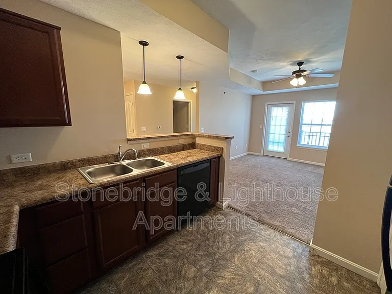 1101 Stonebench Cir — Photo 5