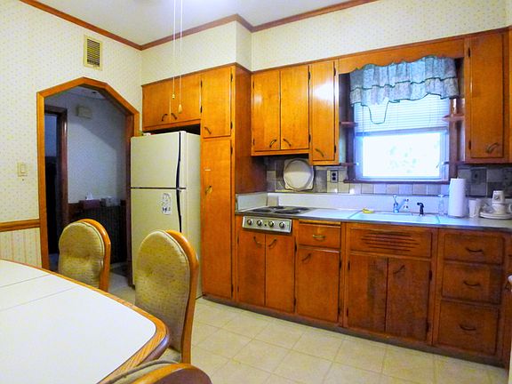 4th image of 16 Oakley Place