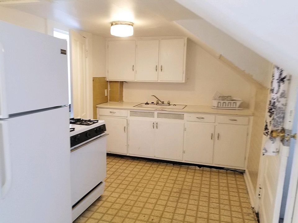 2nd image of 1004 W Marion St APT B