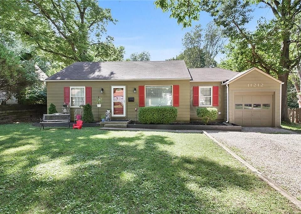 1st image of 11212 Applewood Dr