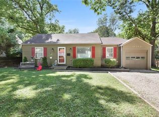 11212 Applewood Dr, Kansas City, MO 64134
