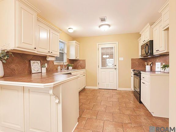 4th image of 12231 Greenbriar Dr