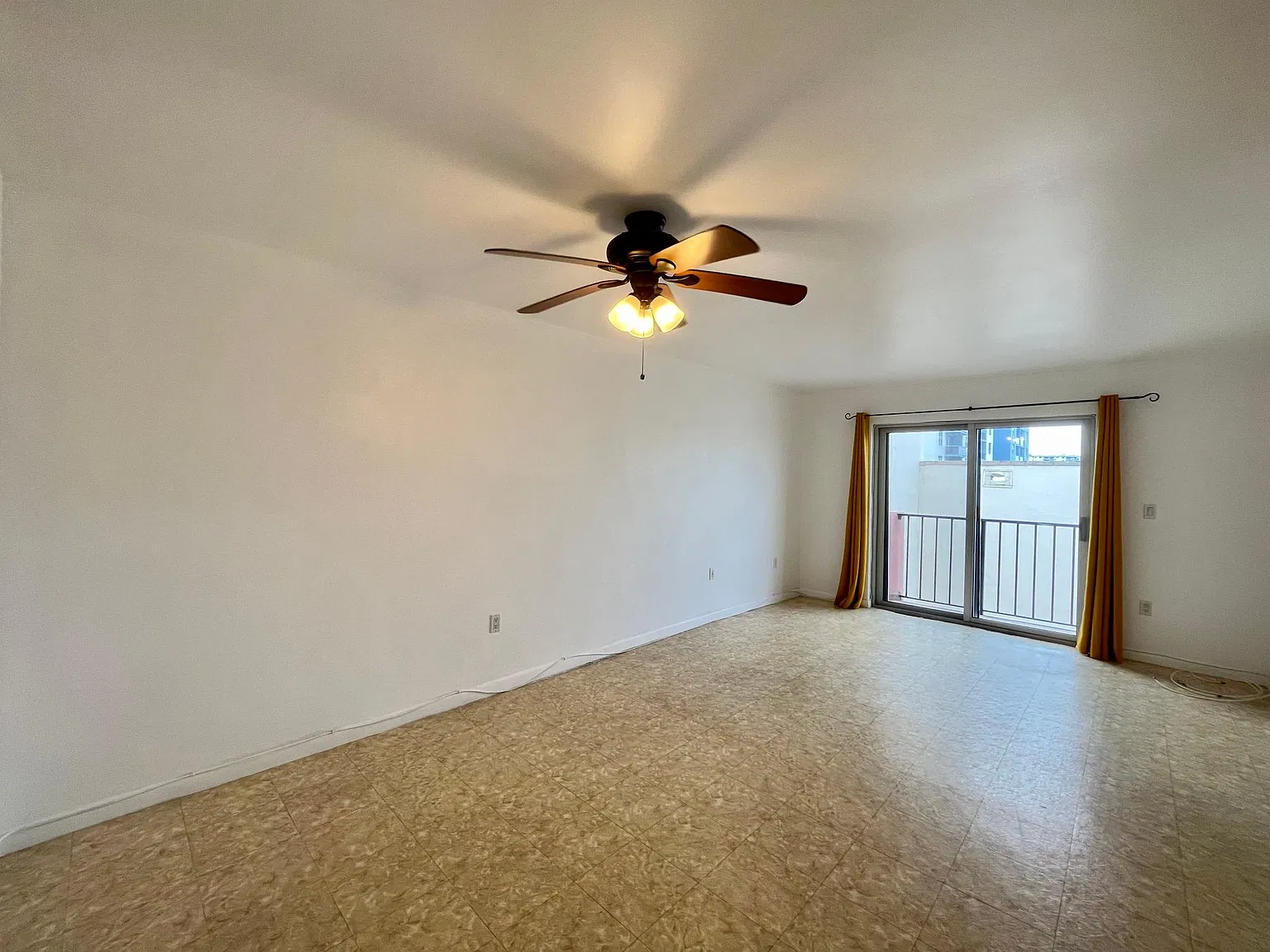 1 bed, 1.5 bath, 630 sqft, $2,000 — Photo 4