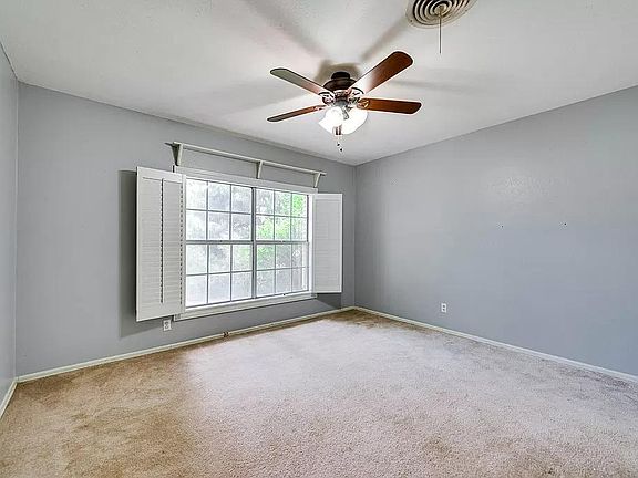 5th image of 2309 Gulf Ave