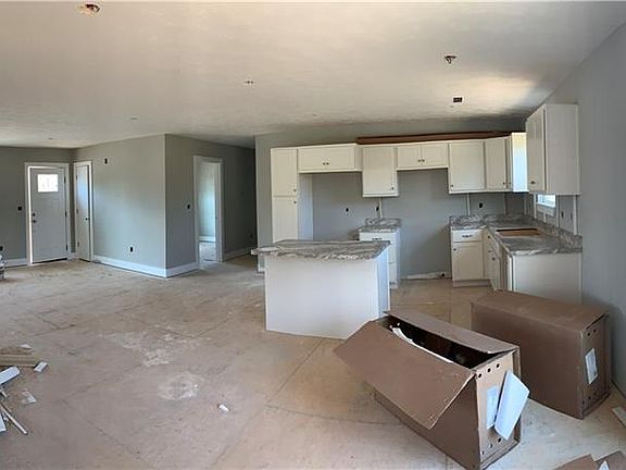 5th image of 412 Highland Dr