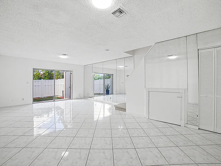 8207 Fairway Rd — Photo 10