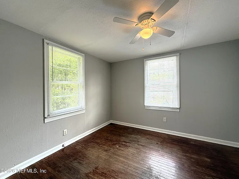 843 Mackinaw St — Photo 16