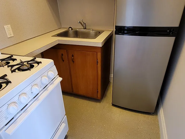 42 N State St #9A — Photo 2