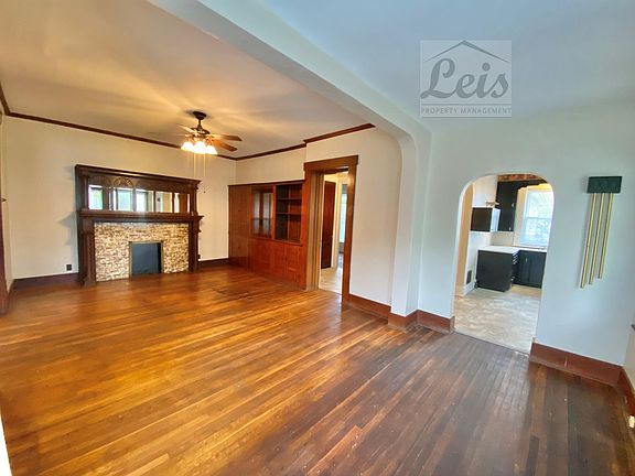 5th image of 324 W 4th St APT 1