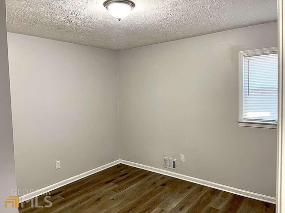 4th image of 306 Rogers St #306
