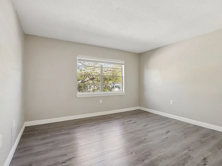 Serenity Lake Apartments — Photo 75
