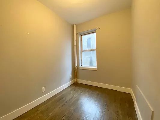 2nd image of 552 Lincoln Pl #3I