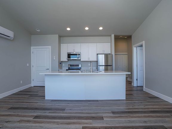 4th image of 766 S 39th St #D