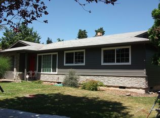 10445 SW Pleasant Pl, Wilsonville, OR 97070