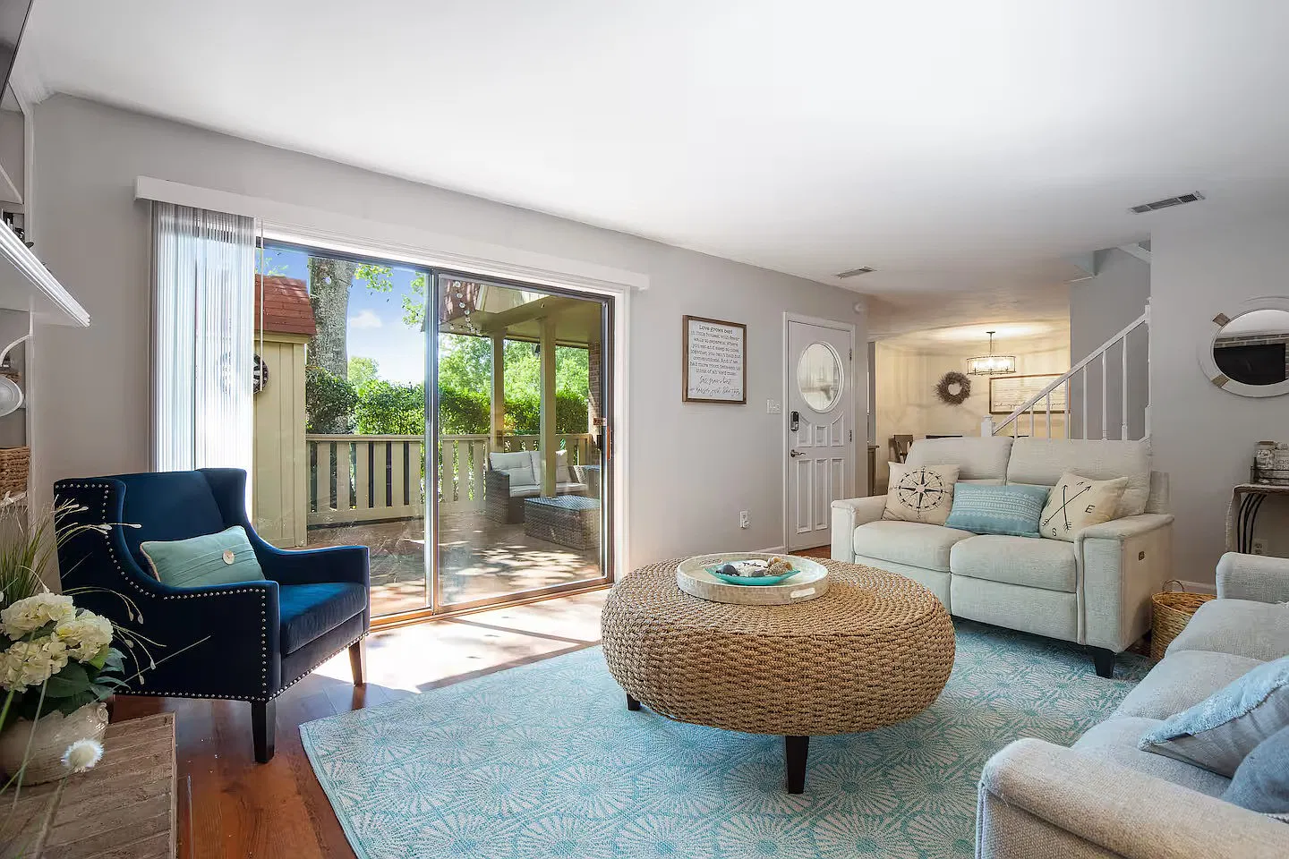 3 bed, 2.5 bath, 1520 sqft, $2,400 — Photo 3