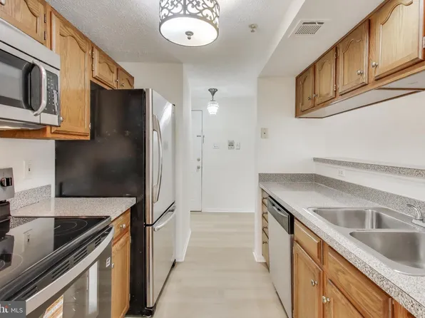 13107 Briarcliff Ter #2204, Germantown, MD 20874