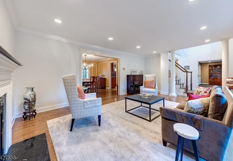 7 Byron Rd — Photo 4