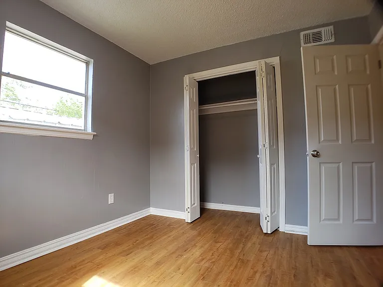 6108 SE 6th St — Photo 9