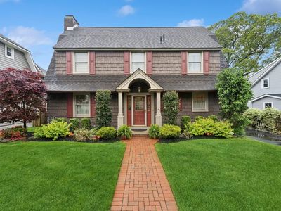 32 Lexington Street, Rockville Centre, NY, 11570