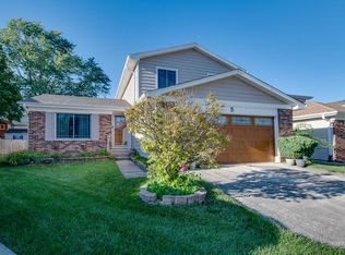 5 Kildeer Ct, Woodridge, IL 60517