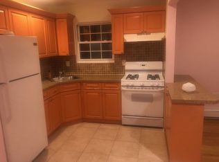 7708 60th St #1, Glendale, NY 11385