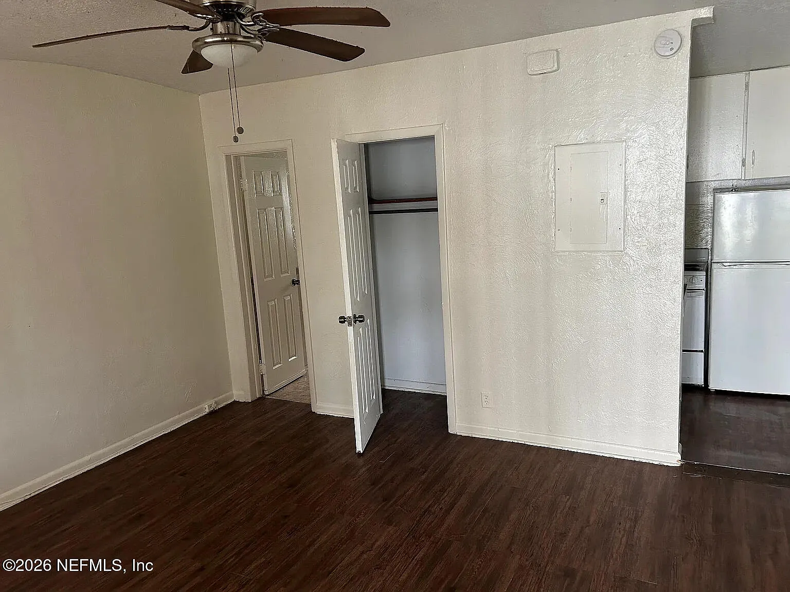 1 bed, 1.0 bath, 300 sqft, $845 — Photo 1