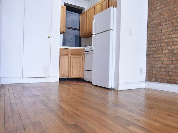 5th image of 118 E 102nd St APT 5A