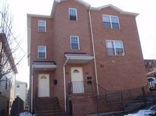 32-34 Governor St FLOOR 1, Newark, NJ 07102