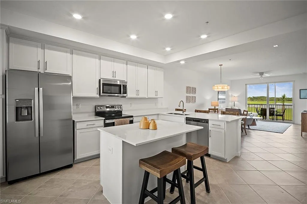 2 bed, 2.0 bath, 1180 sqft, $6,000 — Photo 2