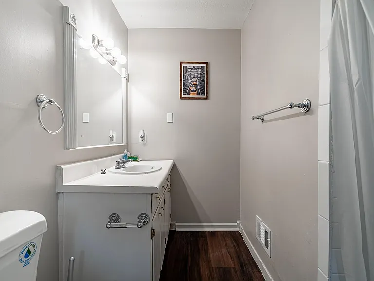 W Bourne Dr — Photo 6