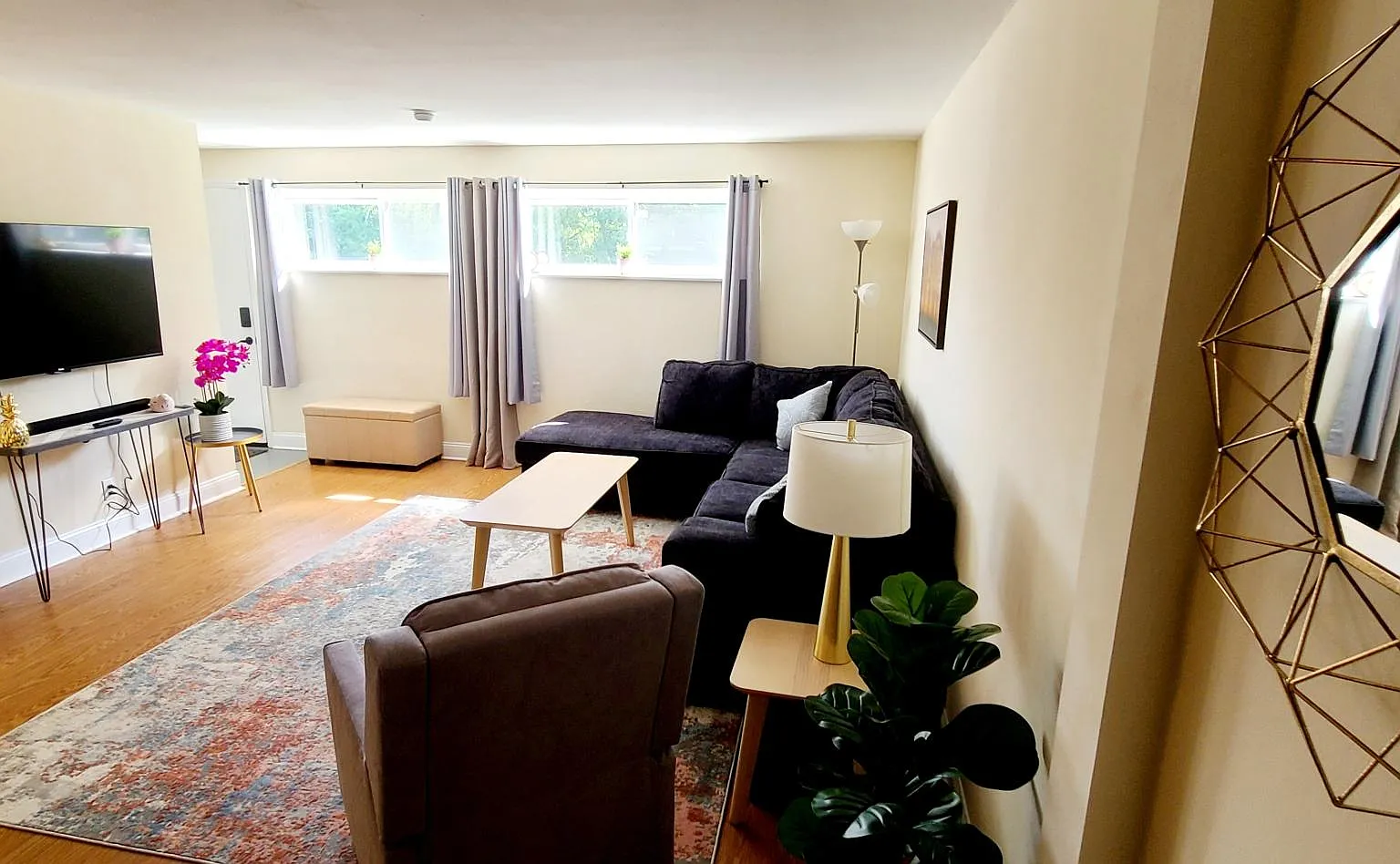 2 bed, 1.5 bath, 1100 sqft, $1,500 — Photo 3