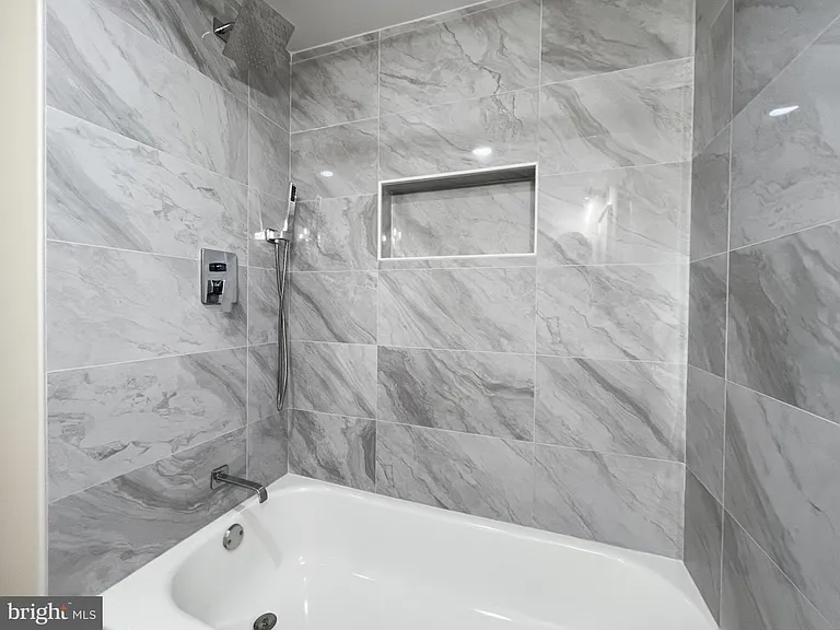 1102B Carroll St #B — Photo 24