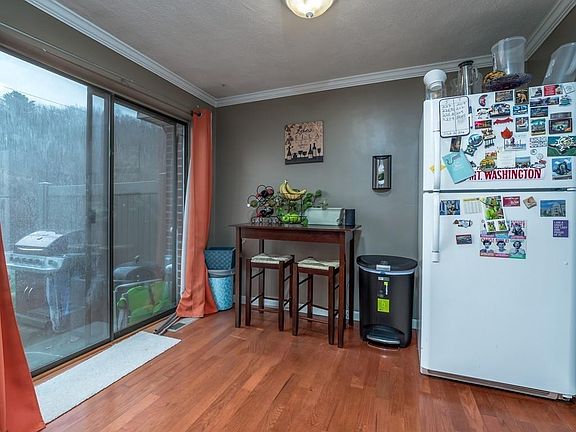4th image of 366 Farrwood Dr #0