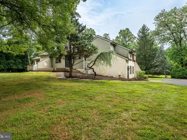 1014 Providence Rd, Newtown Square, PA 19073