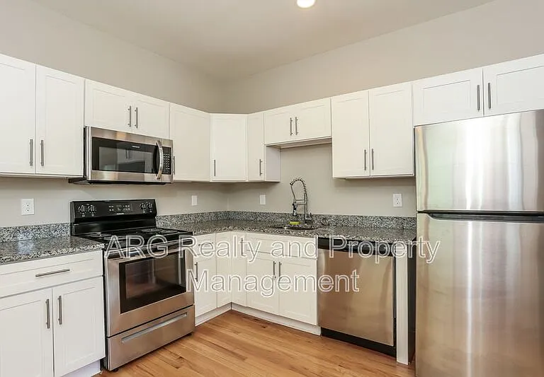 840 Smith St SW #A — Photo 5