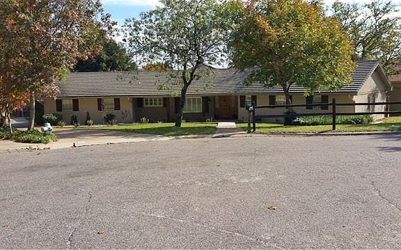 3rd image of 7508 Canyon Crest Ct