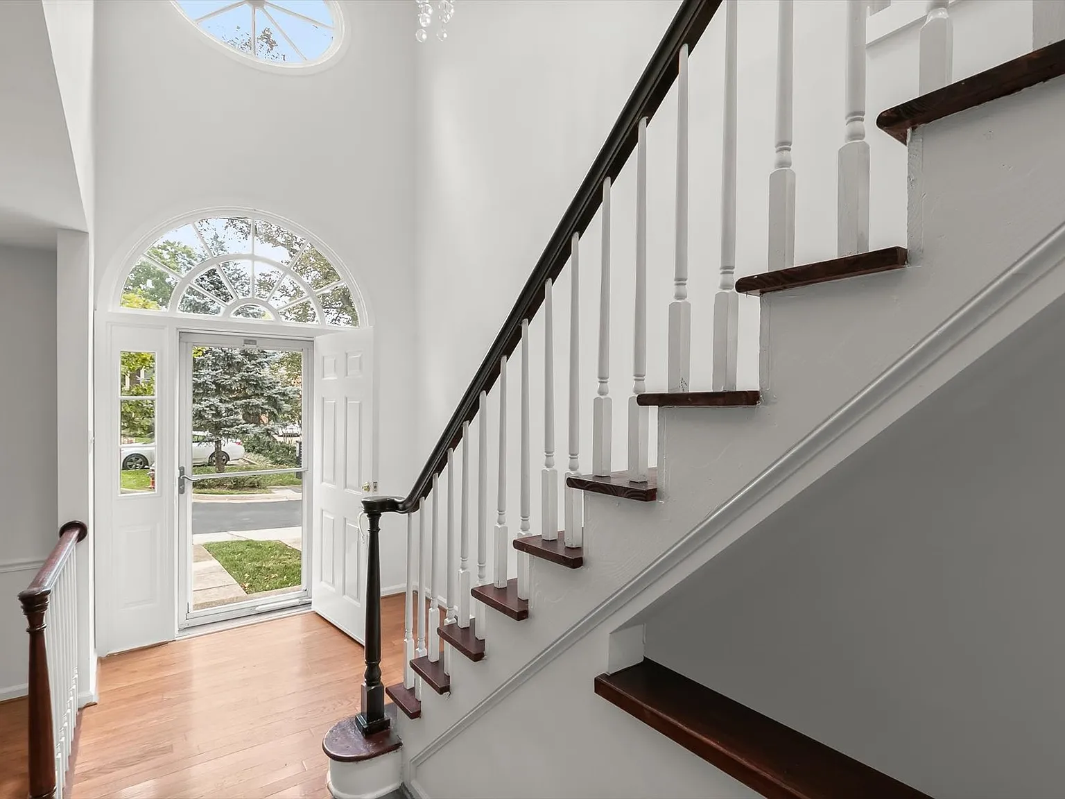 3 bed, 3200 sqft, $5,900 — Photo 3