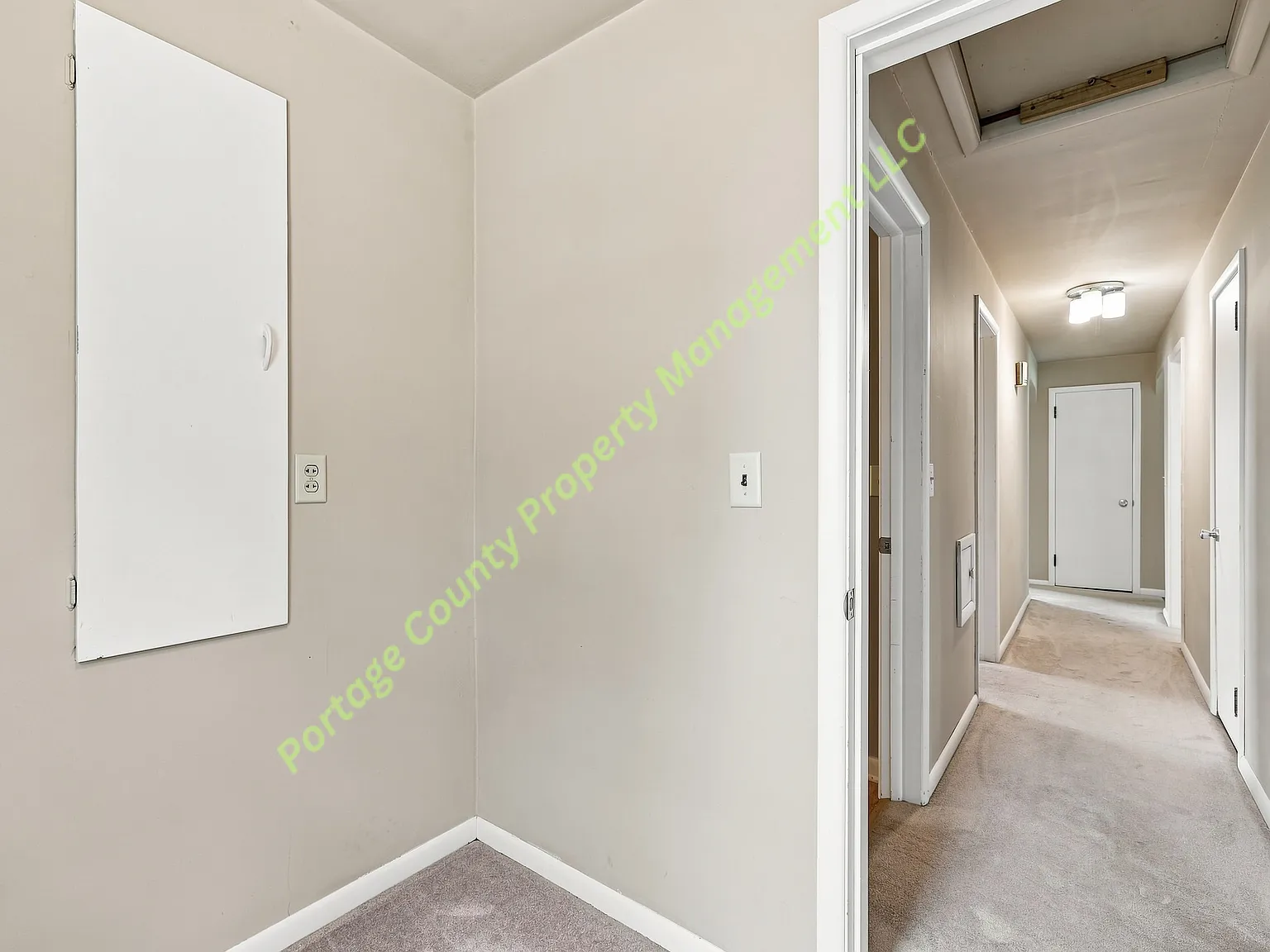 4 bed, 100 sqft, $1,800 — Photo 3