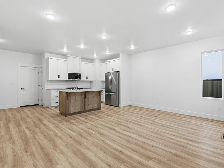 2144 E Deep Purple Ln — Photo 2