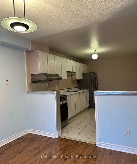 77 Phalen Cres — Photo 2